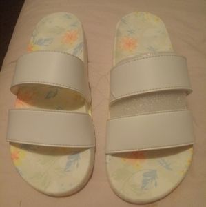 Pink slides size medium